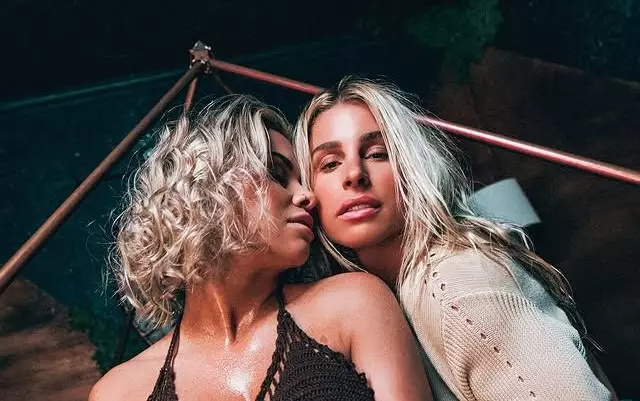 GALERIE FOTO De ce să mai fie în UFC? Cea mai atrăgătoare luptătoare din MMA câștigă o avere prin metode mai puțin ortodoxe